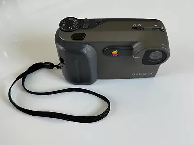 Apple QuickTake 200 Digital Camera - Still Working - W/Fujifilm MG-2 2MB Card • $75