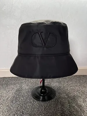 Valentino Garavani V Logo Black Bucket Hat M/58 NEW • £190