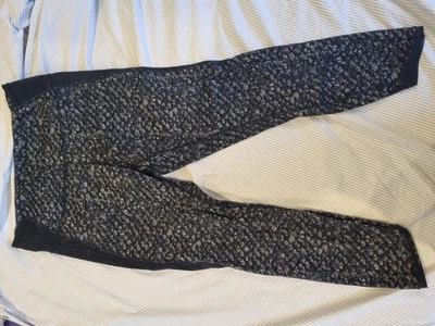 $20 • Buy LULULEMON Tights 7/8 Length - Black- Size 12 Can (Aus 16) 