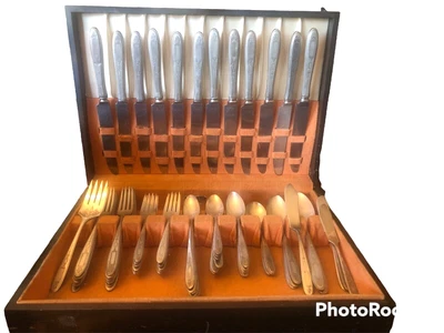 $164.85 • Buy SET (81) Grosvenor 1921 Community Oneida Silver Plate Silverware Flatware & Box