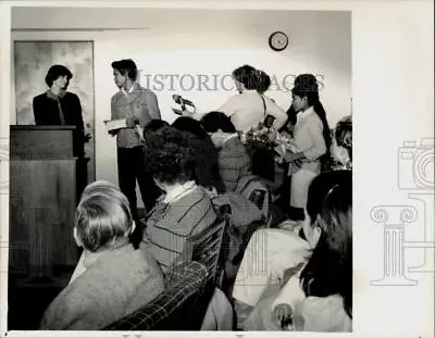 1985 Press Photo Kitty Dukakis Chhung Kam San & Mao Chhoun At Talk Amherst • $19.99