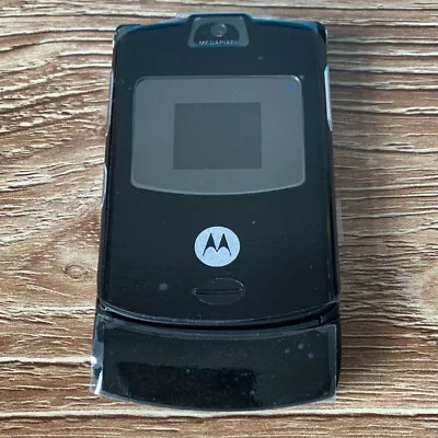 Original Motorola RAZR V3 Unlocked Flip Mobile Phone GSM Bluetooth • $37