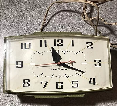 Vintage General Electric Avocado Green Wall Clock Kitchen 2153 WORKS • $25