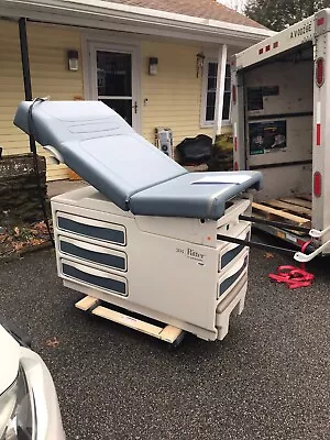 Midmark / Ritter 204 Exam Table In Good Condition -potential Delivery  • $1150