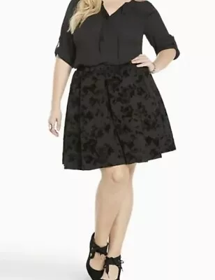 Torrid Burnout Velvet Pleated Skater Skirt Black Size 3 3X • $29.95