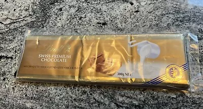 Premium Lindt Swiss Milk Chocolate Gold Bar 300g Lindt Latte See Description • £7.45