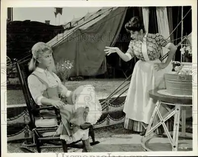 Press Photo Martha Raye And Doris Day In  Billy Rose's Jumbo  - Kfx67624 • $16.99