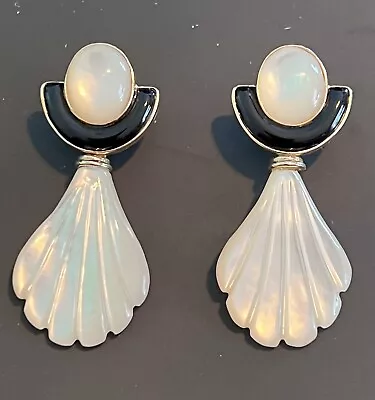 H. Stern 14kt Yellow Gold Onyx & Mother Of Pearl Earrings • $900