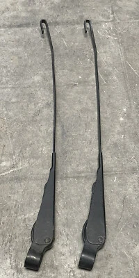 $40 • Buy Vw Golf Mk1 Cabriolet S85-93 Set Of 2 Front Left & Right Wiper Arm Oem