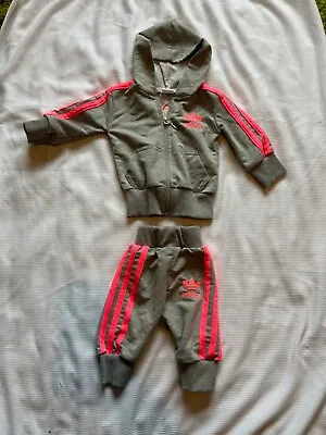 £3 • Buy NEW Baby Tracksuit 0-3 Months 