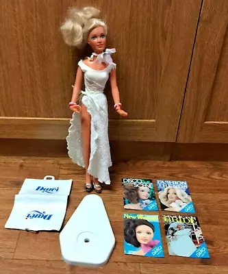 Vintage 1978 Kenner Darci Cover Girl Doll Shoes Cape Stand Bracelets Portfolio • $51.95