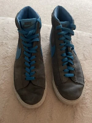 £4 • Buy Nike Women’s Size 5Grey Suede Blazers 