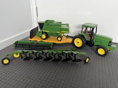 $200 • Buy John Deere Tractor/trailer & Combine Harvester Die Cast Toy