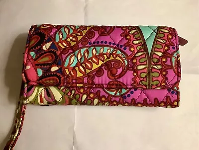 Vera Bradley Smartphone Wallet/Wristlet In  RESORT MEDALLION - NWOT • $14.99