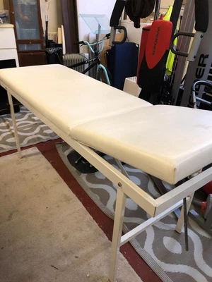 £10 • Buy Static Beauty Couch