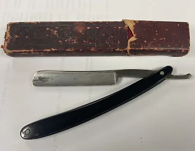 Old  C.V. Heljestrand Straight Razor Eskilstuna Sweden 1/2  Wide 4/8 With Box • $39.99