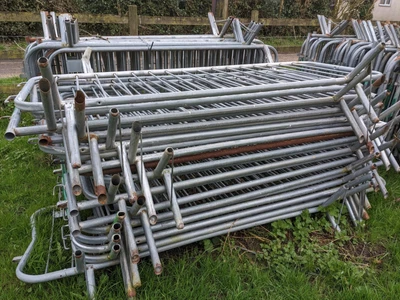 £12 • Buy Pedestrian Barriers Crowd Site Fence - 75 Available