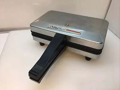 VillaWare Model 5200-NS Belgian Waffler Professional Electric Waffle Maker • $31