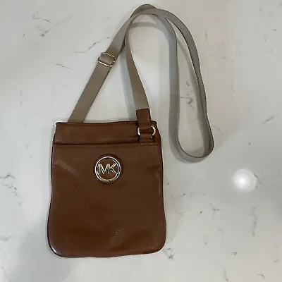 Michael Kors Luggage Brown Fulton Leather Crossbody Swing Pack Bag Purse • $40