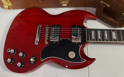 $1649 • Buy MINT! 2023 Gibson SG '61 Stop Tail - Vintage Cherry Finish - Case Only 6.5 Lbs!