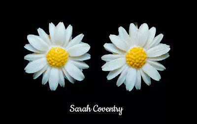Vintage Sarah Coventry Daisy Flower Earrings • $15
