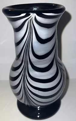 RARE VTG LIBERTY VILLAGE VANDERMARK Handblown Pulled Feather Art Glass Vase-LV76 • $24.95