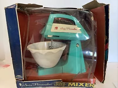 VINTAGE 1968 SUZY HOMEMAKER MIXER & STAND  GREEN COLOR TOPPER New In Box • $299.99