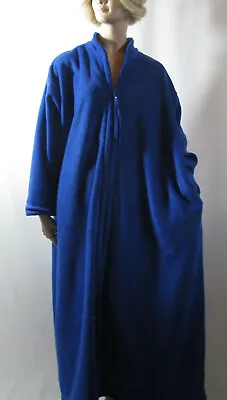 $101 • Buy Plus Size  Dressing Gown Zip Front Polar Fleece S.18/20 Australian Made