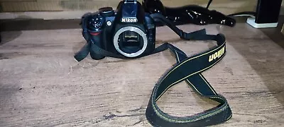 Nikon D D3100 14.2MP Digital SLR Camera Screen Damaged. But Camera Still Working • £44.99