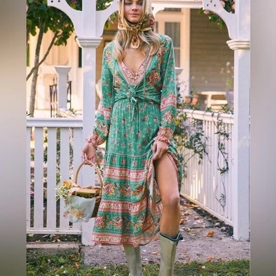 $150 • Buy Arnhem Flora Skirt & Blouse Set In Garden Party - Blouse 8/Skirt Size 6