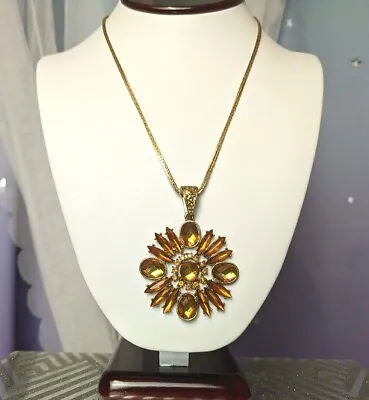 $8.60 • Buy Vintage Gold Tone Fall Colored Brown Amber Yellow Bead Flower Shape Pendant 