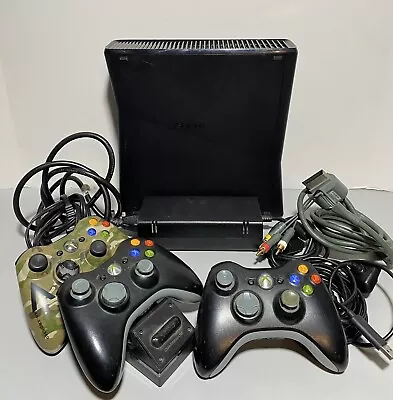 $89.99 • Buy Microsoft Xbox 360 S Console 1439 W/ Cables, 3 Controllers, Charging Kit