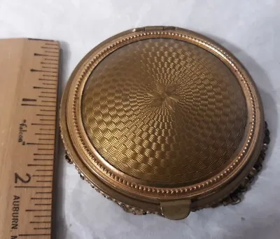 Vtg Guilloche Goldtone Mesh Powder Floral Compact Case Vanity Beauty Accessory  • $24.99
