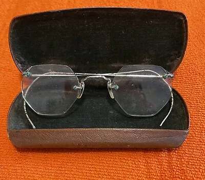 Vintage Frameless Eyeglasses W/ Leatherette Case • $15