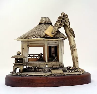 Vintage Chinese House With Asian Couple Figurine • $22