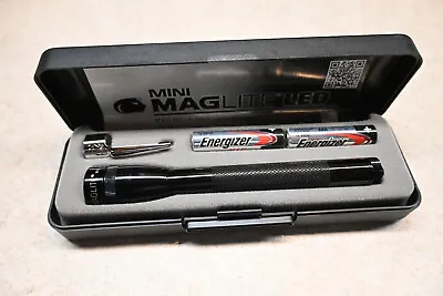 Mini Maglite LED Flashlight 2AAA W/Battery NIB BLACK 100 Lumens Pocket Clip • $25