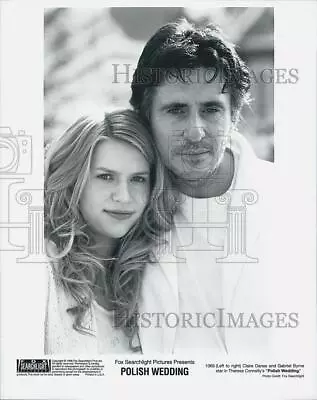 1998 Press Photo Claire Danes And Gabriel Byrne In  Polish Wedding  - DFPG66223 • $19.99