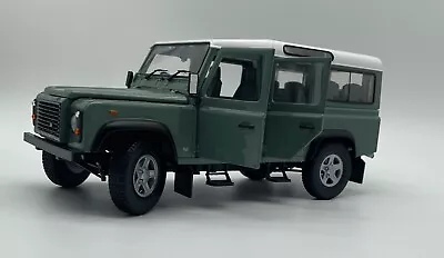 1/18 Scale Land Rover Defender 110 Station Wagon Diecast Model Car Boxed  • £50