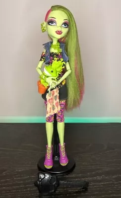 Monster High Venus McFlytrap 1st Wave Doll 2012 Pet Stand Etc Read Decscription • $50
