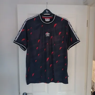 Umbro Carling Football Top Mens T-shirt Size Large Black Red Beer Short Sleeve • £8.99