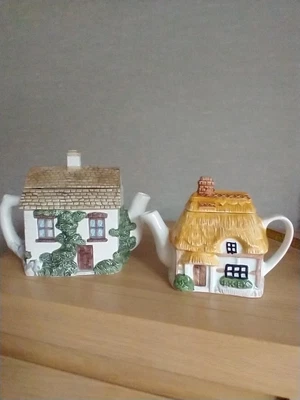 £3.90 • Buy 2 X Novelty Cottage Teapots