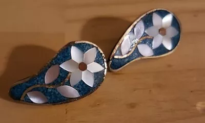 Mother Of Pearl Inlay Flowers On Blue Background Silver Colored Stud Earrings • $10.98