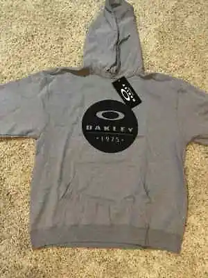 NWT - 2018 Oakley 1975 Hooded Fleece Golf Jacket Athletic Heather Gray Large • $45