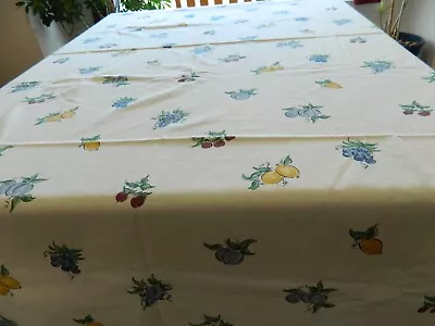 L-24 Vintage Wallquest 100% Cotton Tablecloth Summer Fruits 54 X 90 • $17.99