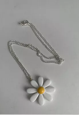 Daisy Necklace Silver Plated 18” Long • £4.99