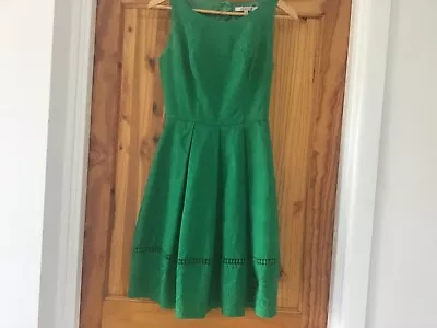 Review Dress Size 6 • $15