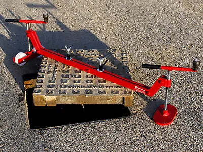 Mustang Chinook Manhole Drain Sewer Cover Lifter Swinger DQ3 MADE IN THE UK • £515