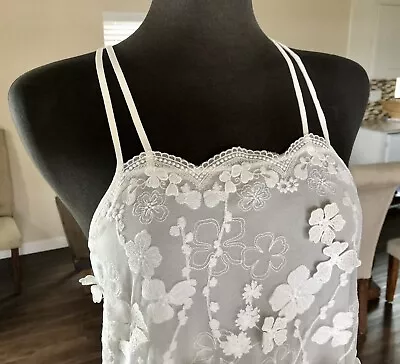 Vintage Flora Nikrooz Lingerie Lace - Ivory Lingerie Nighty￼ SzMed • $19.99