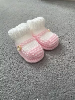 £3.75 • Buy New - Hand Knitted Baby Bootees - Sock And Shoe Style -  Pink - 0-3 Months