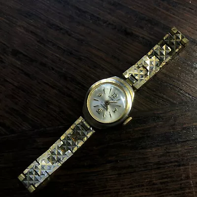 Vintage Swiss BEVEX 17 Jewels Incabloc Wind Up Mechanical LADIES WATCH • $32